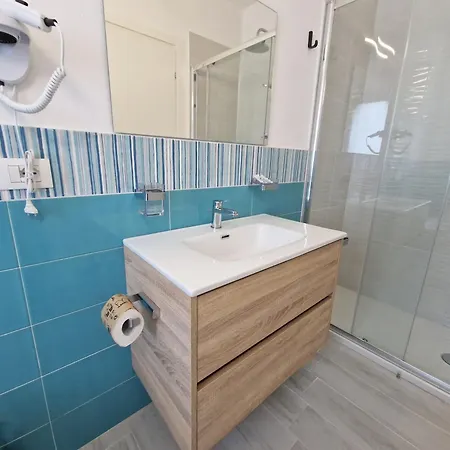 Perla Blu Tropea 4*